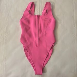 SKIMS SKIMS SPORT SWIM SCOOP NECK ONE PIECE